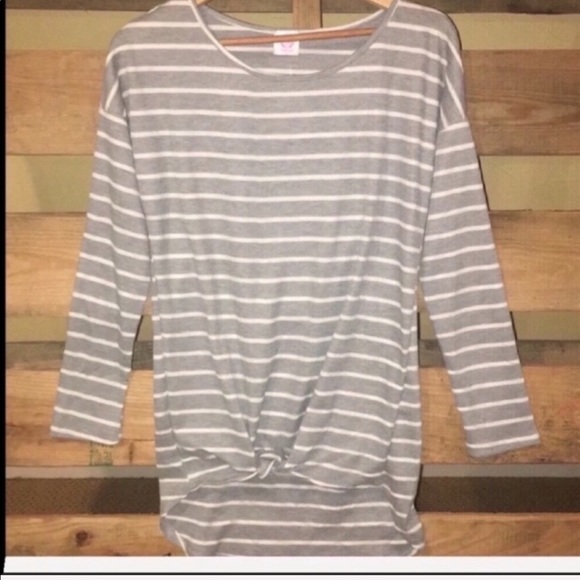 Gray and White Striped Front Knotted Blouse - Picture 3 of 4